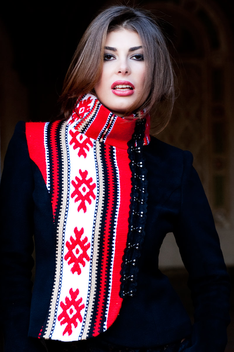 JACKET BLACK WITH RED MOTIFS
